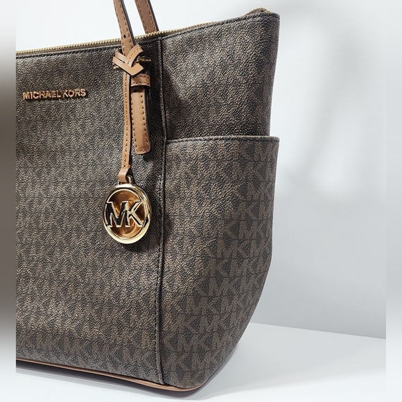 Michael Kors Quinn Med Signature Tote Bag Brown Acorn Excellent Condition - Picture 3 of 12